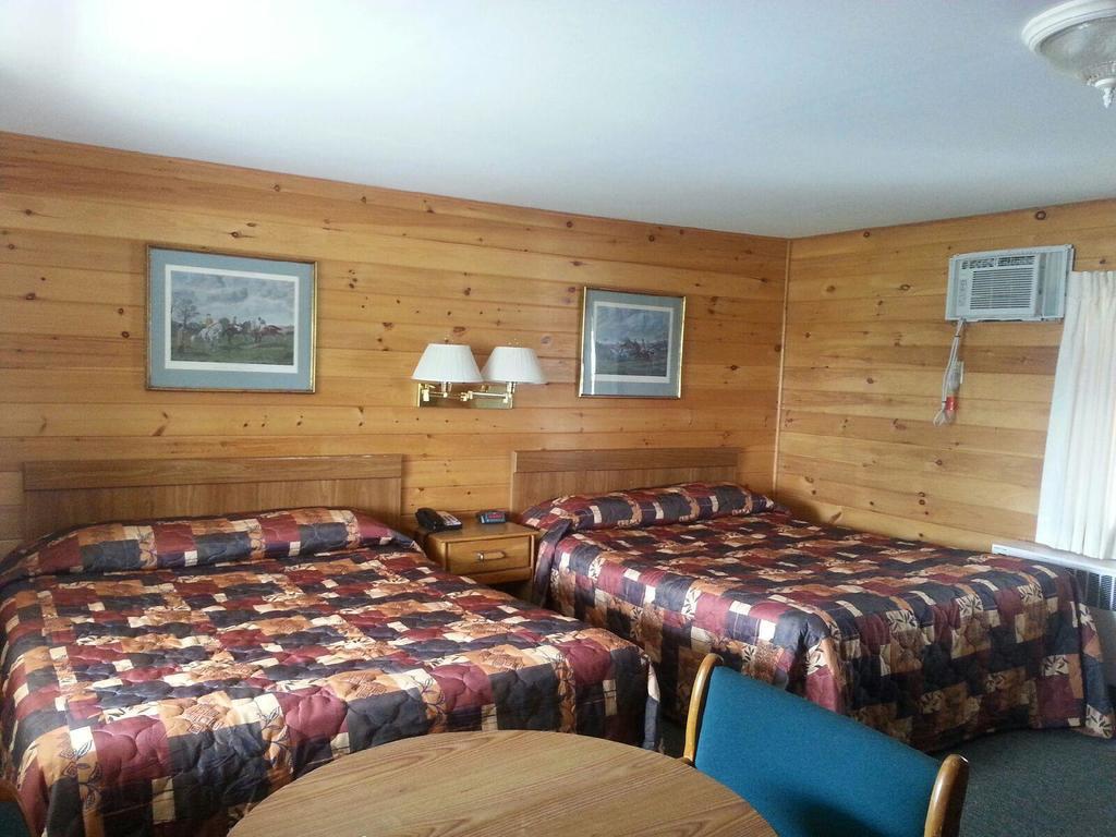 Clark'S Beach Motel Old Forge Bilik gambar