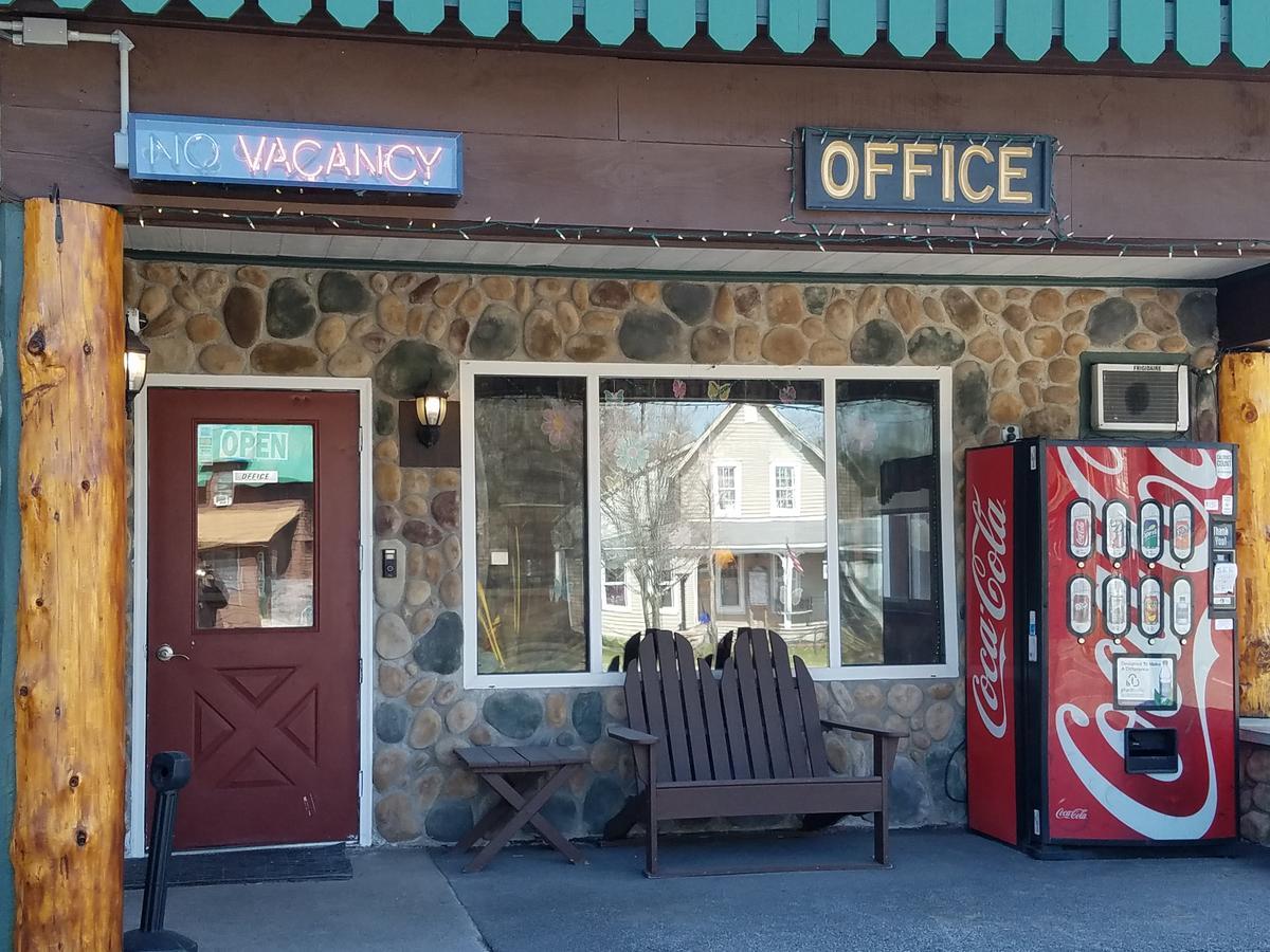 Clark'S Beach Motel Old Forge Luaran gambar