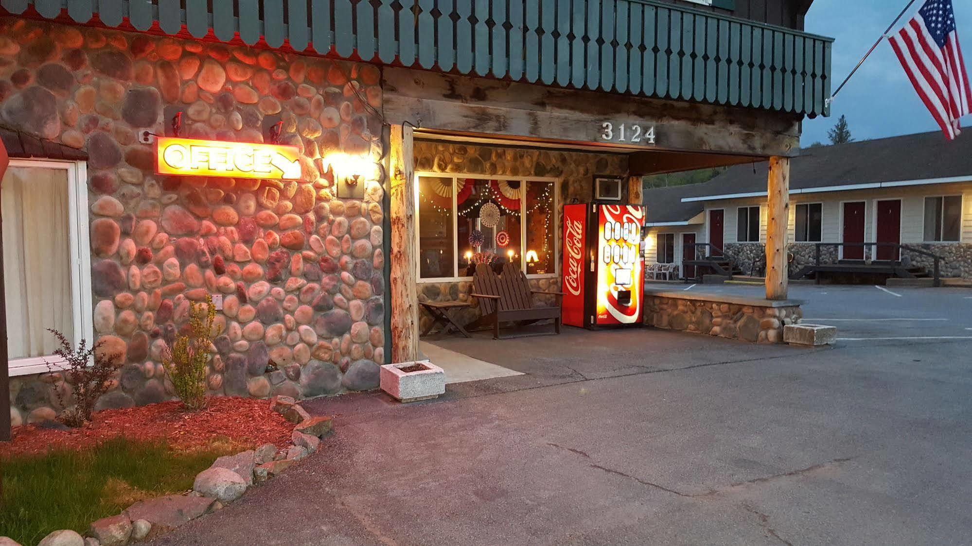 Clark'S Beach Motel Old Forge Luaran gambar